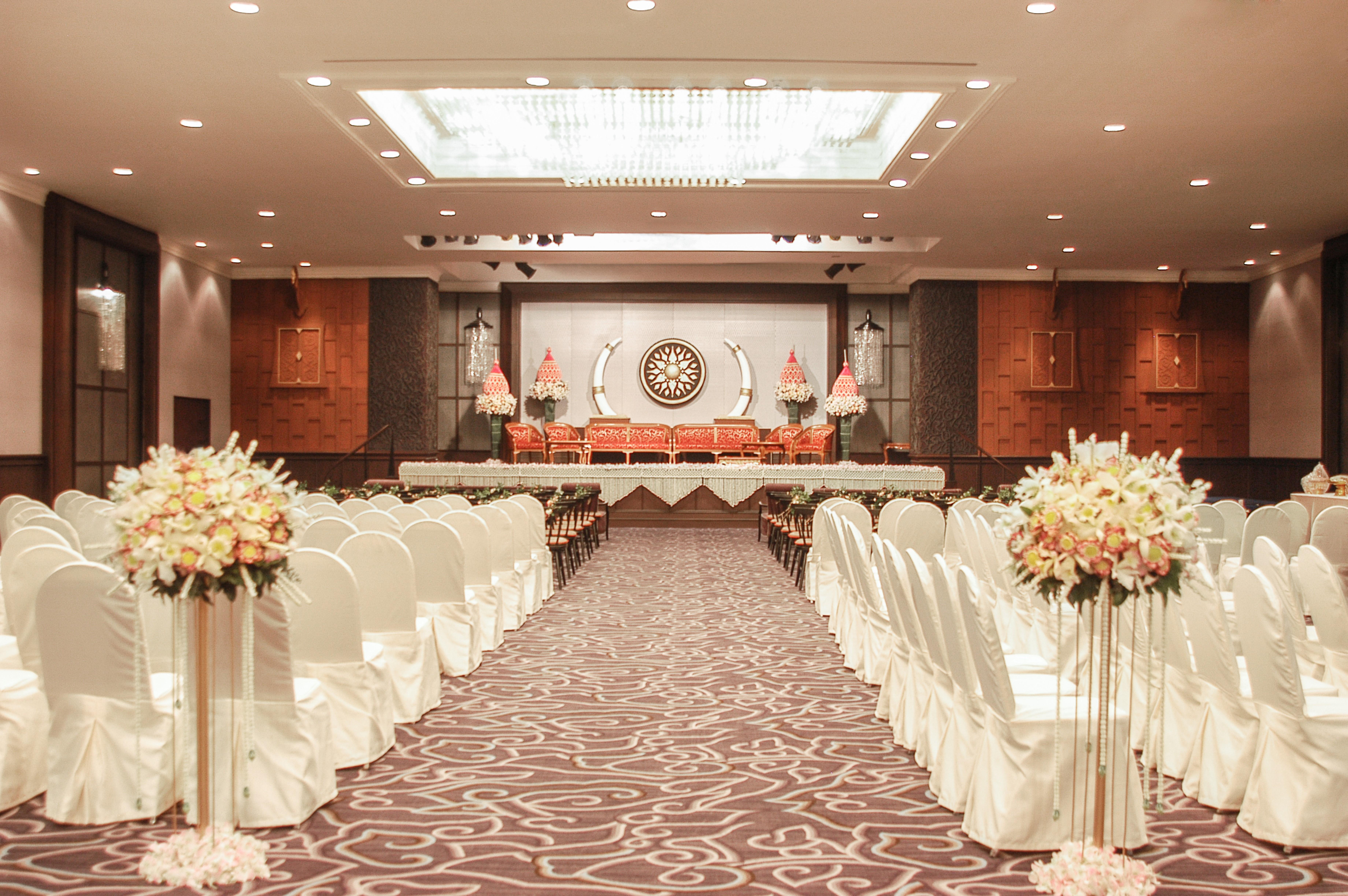 Triple Two Silom Hotel Bangkok Exterior foto